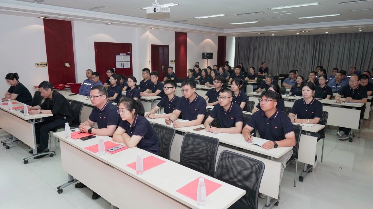 奋战三十天，全面完成公司关键指标｜bevictor伟德召开工作总结表彰大会