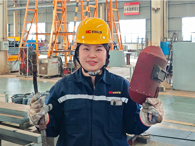 焊花为伴 匠心坚守｜记bevictor伟德女焊工杨玉露